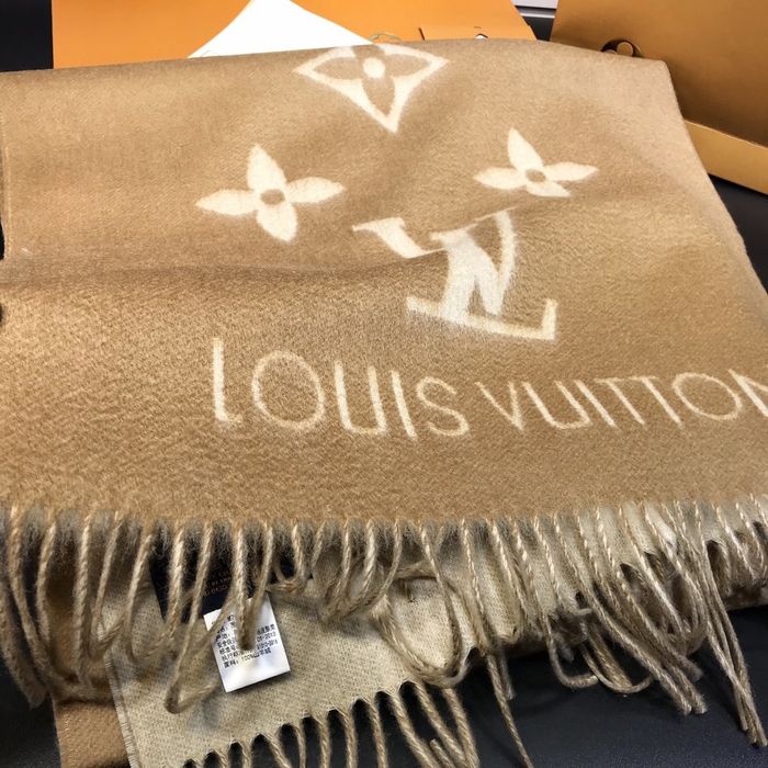 Louis Vuitton Scarf LV00042